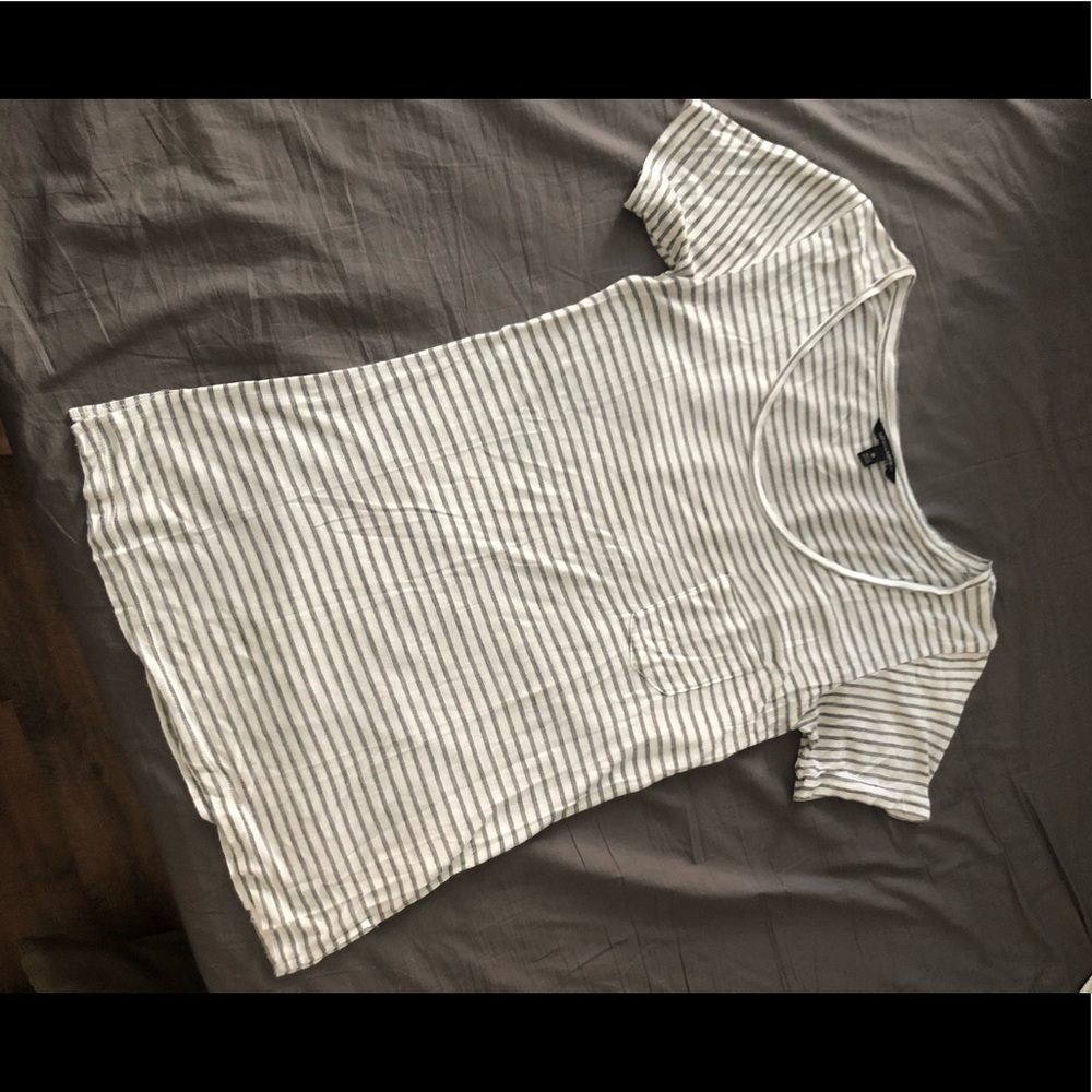 Banana Republic gray and white shirt
